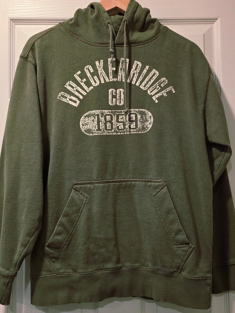 Vintage Unisex Green Pullover Hoodie Outfitter Trading Co Small With Logo